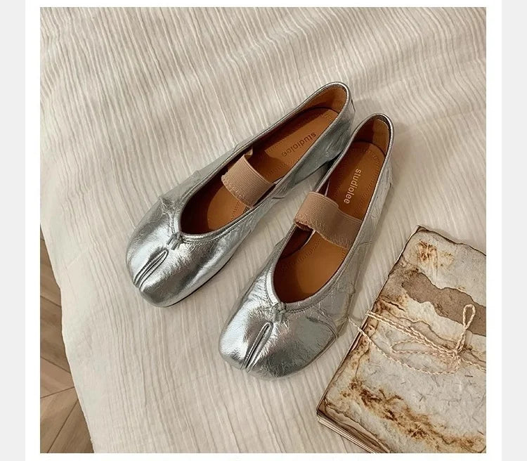 Women’s Split-Toe Flats – Retro Casual Loafers & Soft Moccasin Sneakers