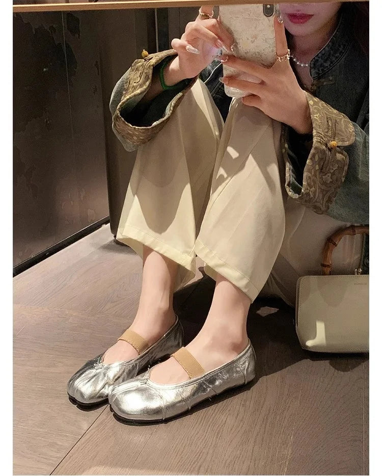 Women’s Split-Toe Flats – Retro Casual Loafers & Soft Moccasin Sneakers