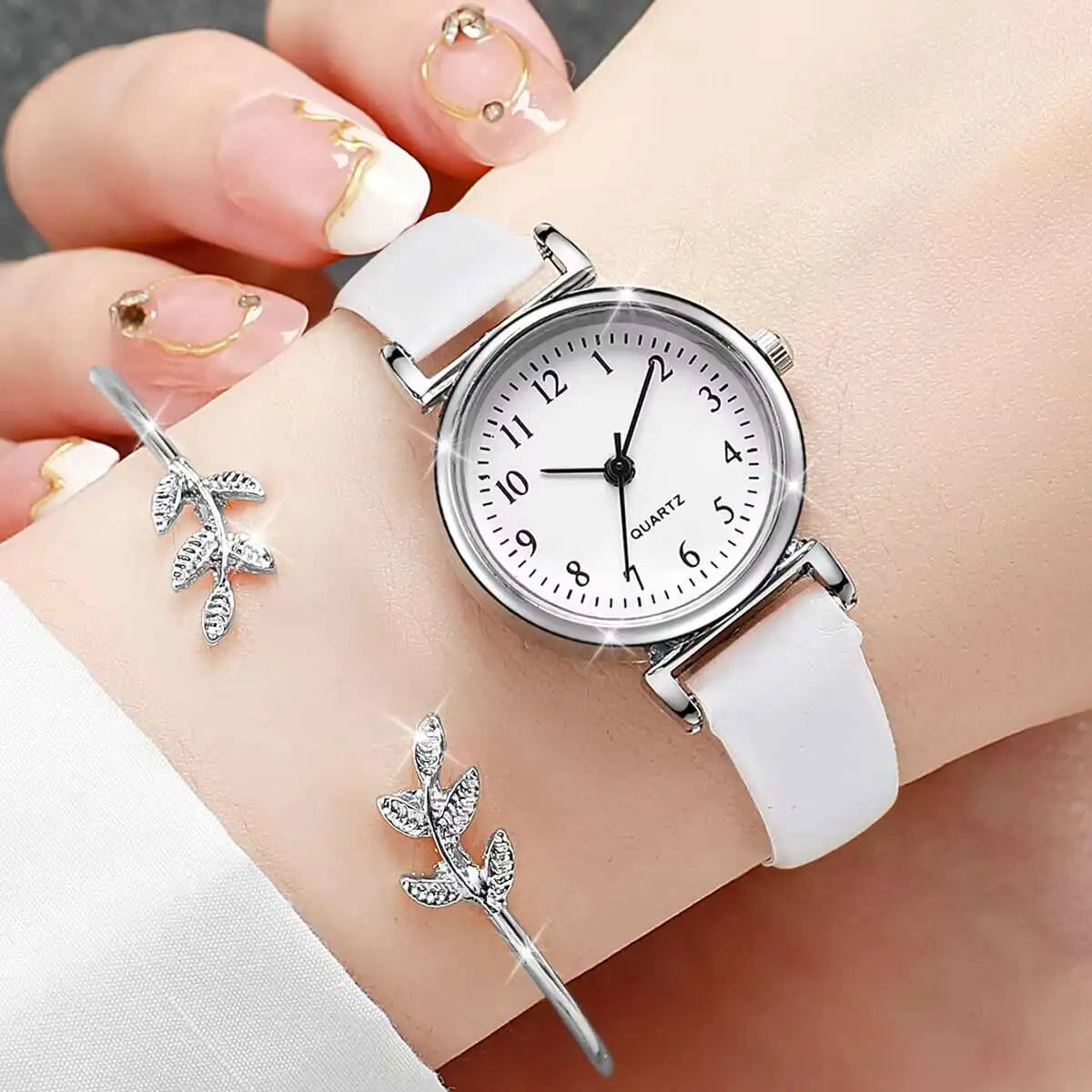 Women’s Fashion Watch & Bracelet Set – Leather Strap