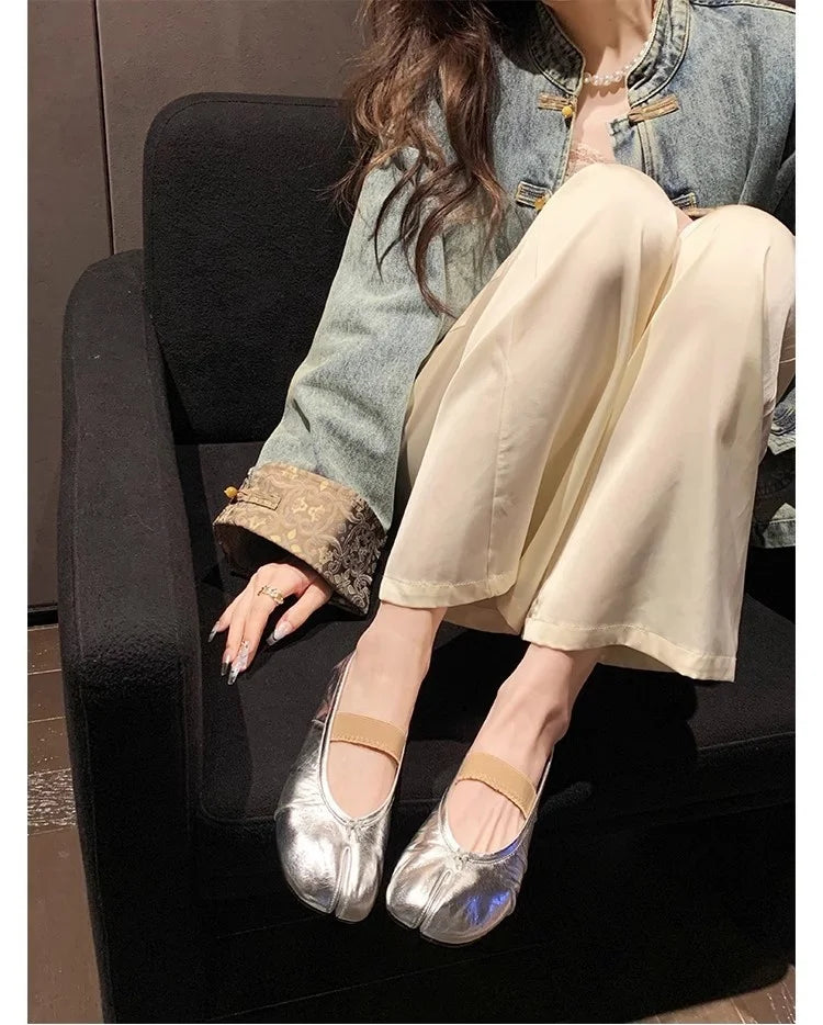 Women’s Split-Toe Flats – Retro Casual Loafers & Soft Moccasin Sneakers