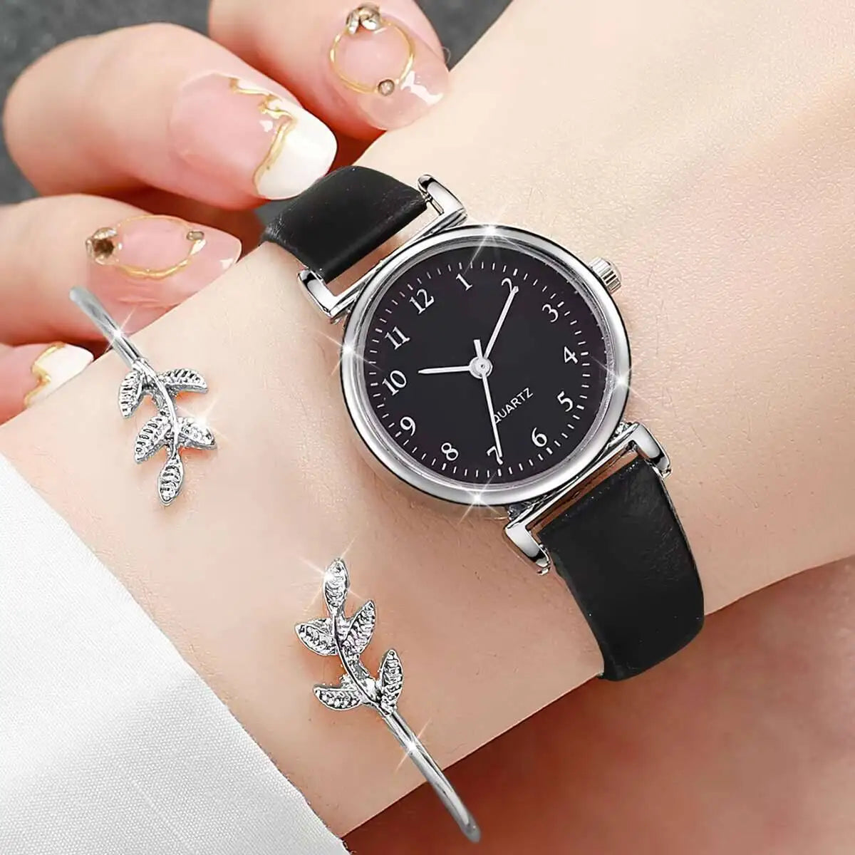 Women’s Fashion Watch & Bracelet Set – Leather Strap