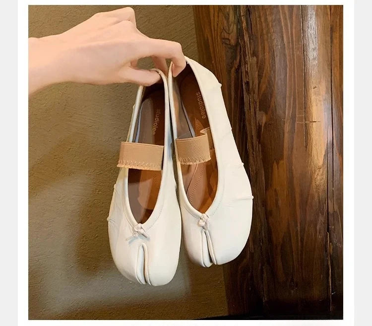 Women’s Split-Toe Flats – Retro Casual Loafers & Soft Moccasin Sneakers